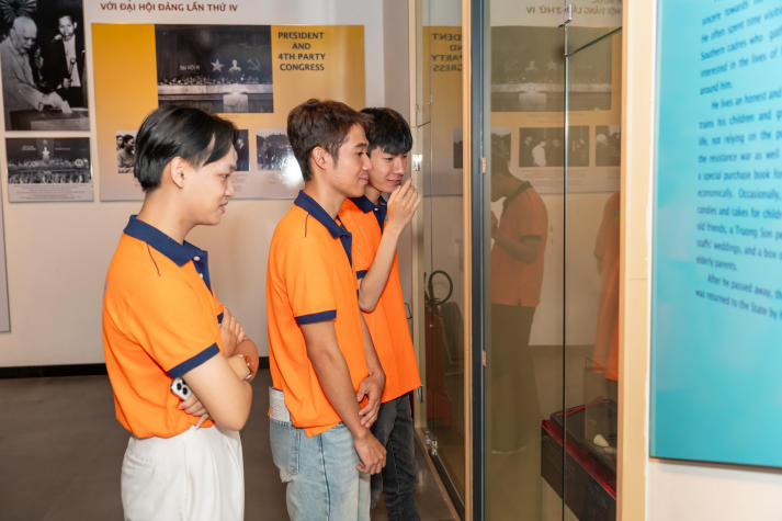 Sinh viên Viện Khoa học Ứng dụng chạm lịch sử, bồi đắp lý tưởng sống 39