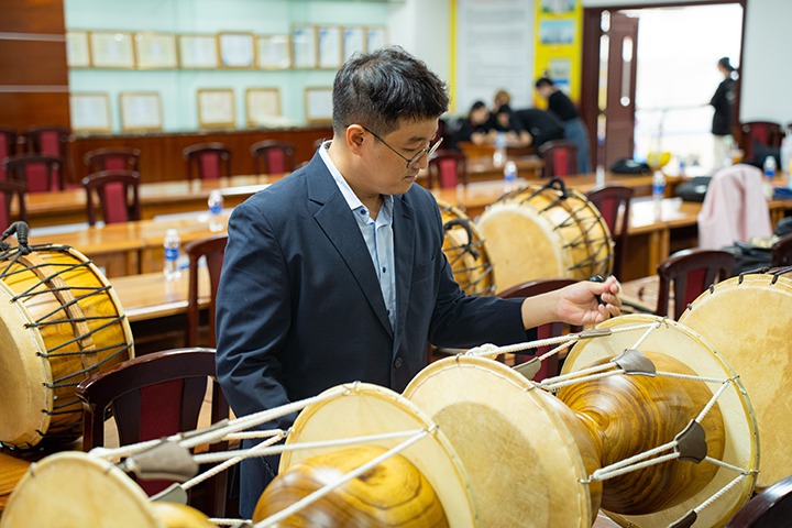 Sinh viên rủ nhau “vi vu” xứ sở kim chi ngay tại HUTECH trong Lễ hội Văn hóa Hàn Quốc 2023 21