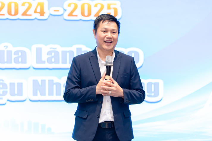 Nhiều kỳ vọng từ Hội nghị tổng kết và phát động phong trào sinh viên năm học 2025-2026 của Khoa Marketing - Kinh doanh quốc tế 21