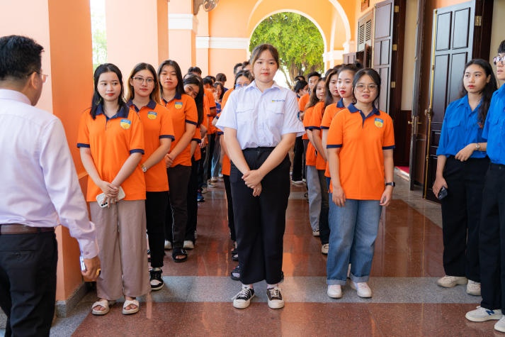 Sinh viên Khoa Tài chính - Thương mại HUTECH tìm hiểu về tư tưởng của Bác tại Bến Nhà Rồng 48