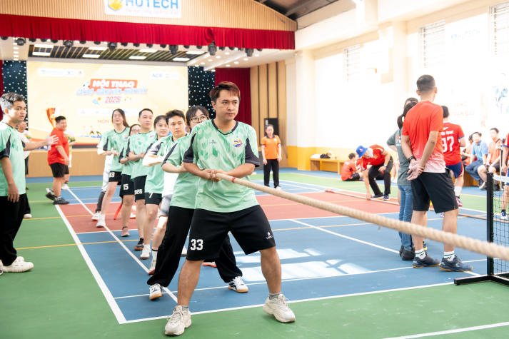 [Video] [Hội thao CB-GV-NV HUTECH 2025]: Khép lại mùa giải với những chiến thắng rực rỡ và tinh thần gắn kết 37