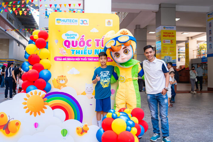 [Video] Ngày hội tuổi thơ HUTECH: Hành trình sắc màu cho những thiên thần nhỏ 23