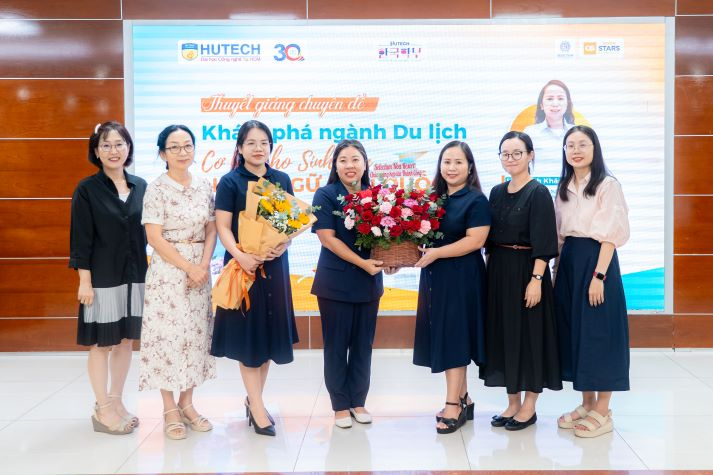 Sinh viên Khoa Hàn Quốc học khám phá cơ hội nghề nghiệp du lịch cùng đại diện Selectum Noa Cam Ranh 15