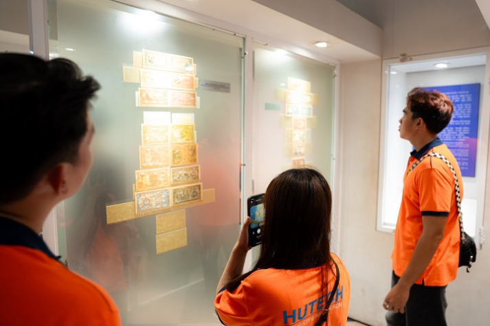 Sinh viên VKIT tiếp nối hành trình khám phá di sản tại Bảo tàng TP.HCM và Dinh Độc Lập 14