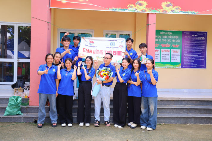 Sinh viên Khoa Thú y - Chăn nuôi tiếp lửa yêu thương tại Ngày hội thiếu nhi phường Long Thạnh Mỹ (TP. Thủ Đức) 31