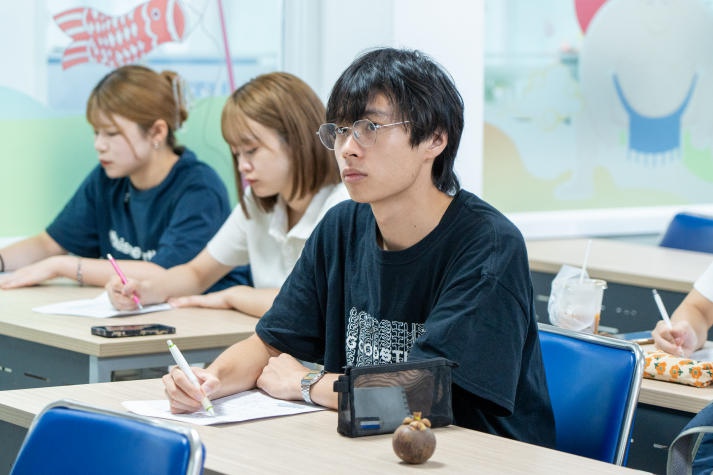 Hosei University students explore Vietnamese culture and language at HUTECH 35