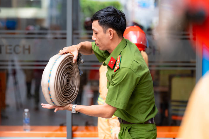 [Video] HUTECH tổ chức diễn tập PCCC & CNCH: Nâng cao năng lực ứng phó, bảo đảm an toàn học đường 53