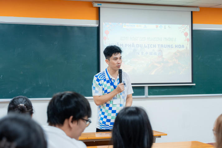 Hóa thân thành hướng dẫn viên du lịch, sinh viên Trung Quốc học rèn tiếng Trung chuyên ngành 26