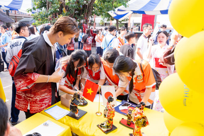 VJIT đồng hành cùng học sinh THPT trên hành trình hội nhập 80