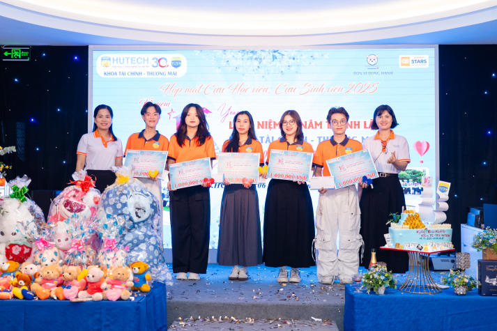 Khoa Tài chính - Thương mại kỷ niệm 16 năm thành lập với nhiều dấu ấn tự hào 75