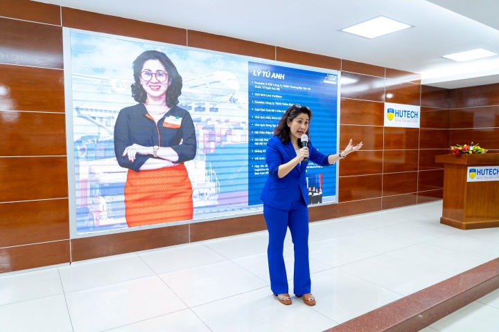 Sinh viên VKIT tìm hiểu nghề Xuất nhập khẩu và Logistics qua hội thảo 43