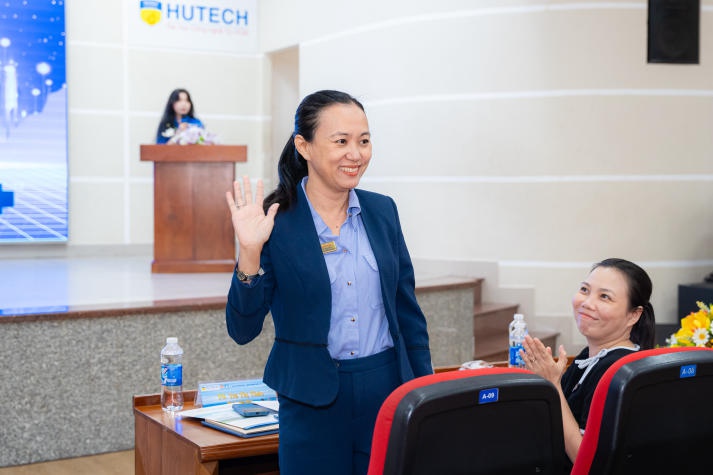 Sinh viên Khoa Marketing - Kinh doanh quốc tế HUTECH tích lũy tips học tiếng Anh xịn 14