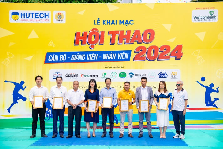 [Video] Sôi sục nhiệt huyết thể thao, tràn đầy tinh thần vui khỏe tại khai mạc Hội thao CB-GV-NV HUTECH năm 2024 111