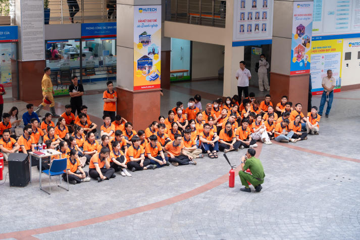 [Video] HUTECH tổ chức diễn tập PCCC & CNCH: Nâng cao năng lực ứng phó, bảo đảm an toàn học đường 24