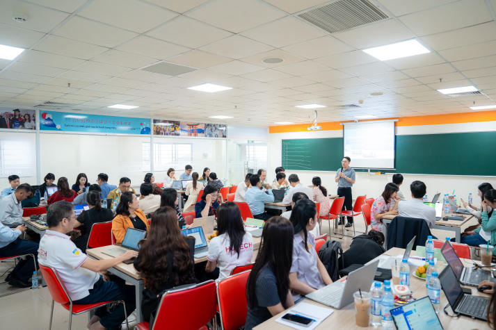 Cập nhật phương pháp giảng dạy cho giảng viên Khoa Tài chính - Thương mại 12