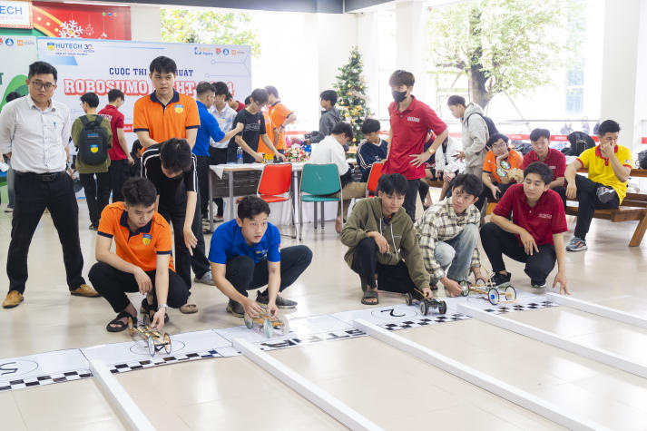 Sinh viên HUTECH ghi dấu ấn với loạt sản phẩm từ các sân chơi kỹ thuật - công nghệ 62