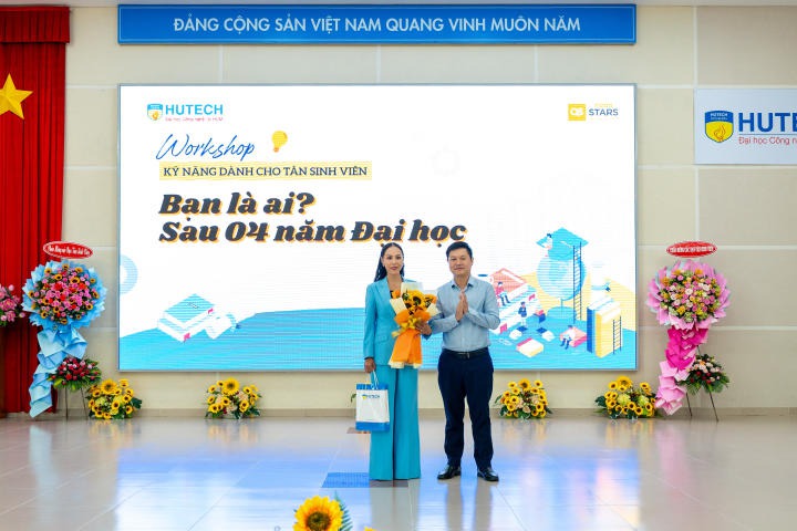 CEO Đỗ Phương Thảo “bẻ khóa” giúp tân sinh viên hiểu rõ bản thân 24