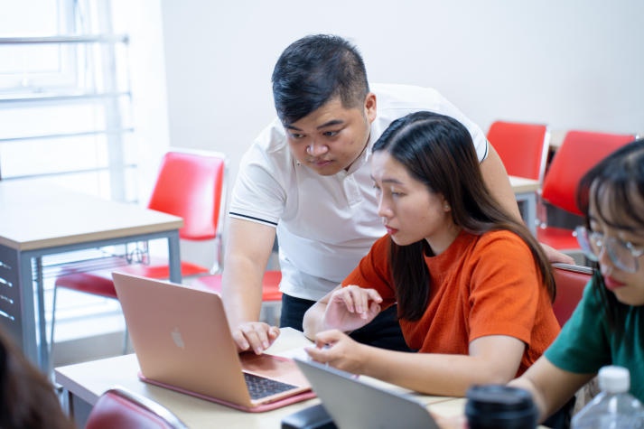 Trung tâm Dạy học số tổ chức tập huấn cách xây dựng và vận hành hệ thống LMS cho giảng viên Viện Công nghệ Việt - Nhật HUTECH 75