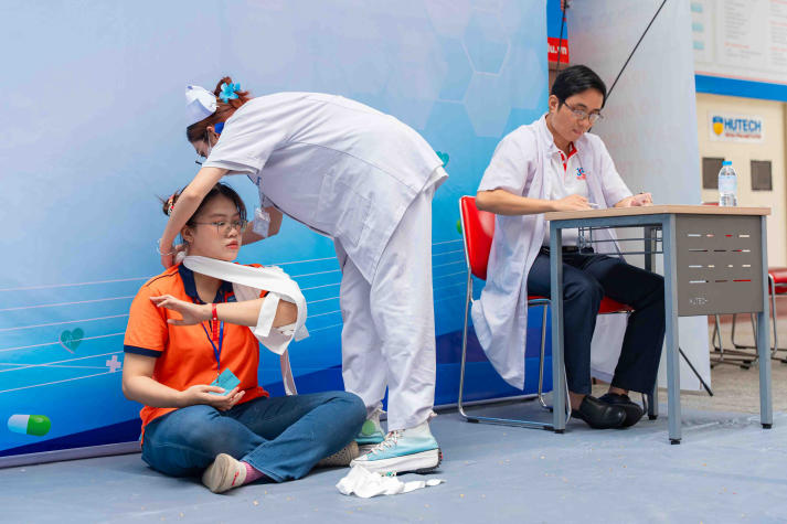 [Video] Sinh viên Khoa Điều dưỡng và Xét nghiệm rèn kỹ năng qua các hoạt động thực chiến 49