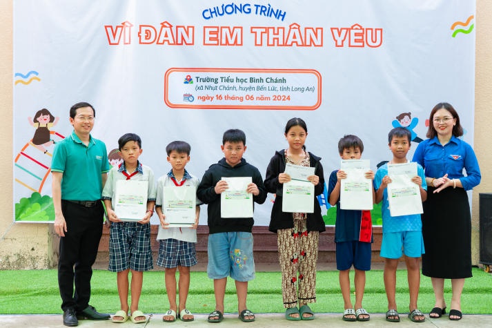 Viện Công nghệ Việt - Nhật HUTECH lan tỏa yêu thương tại tỉnh Long An 84