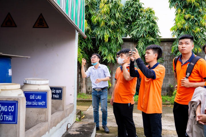 Sinh viên ngành Kỹ thuật môi trường HUTECH tham quan thực tế tại Nhà máy xử lý nước thải KCN Tân Bình 35