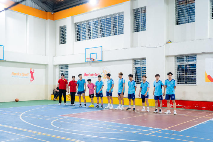 [HUTECH Games 2026] Viện Kỹ thuật lội ngược dòng ngoạn mục, giành ngôi vương Bóng chuyền nam 13