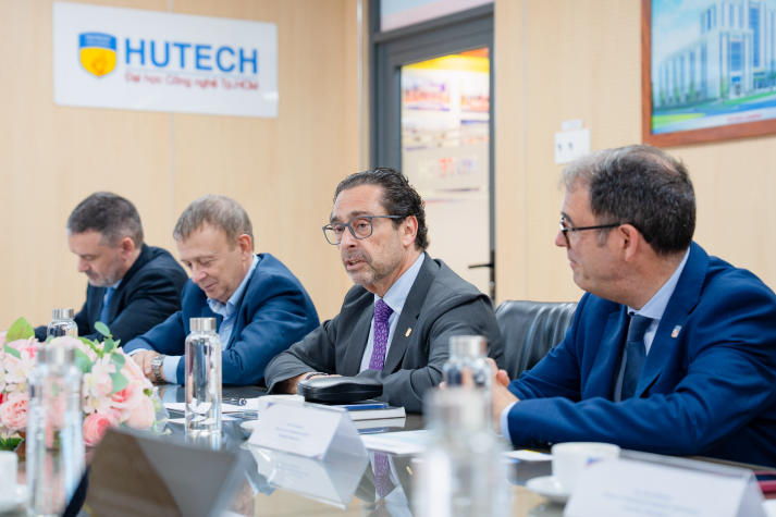 HUTECH kết nối University of Barcelona (Tây Ban Nha), mở rộng mạng lưới hợp tác giáo dục châu Âu 68