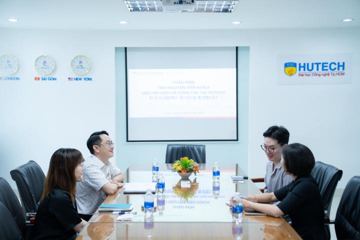 Khoa Hàn Quốc học chào đón tình nguyện viên đào tạo văn hóa từ KOICA đến công tác 36