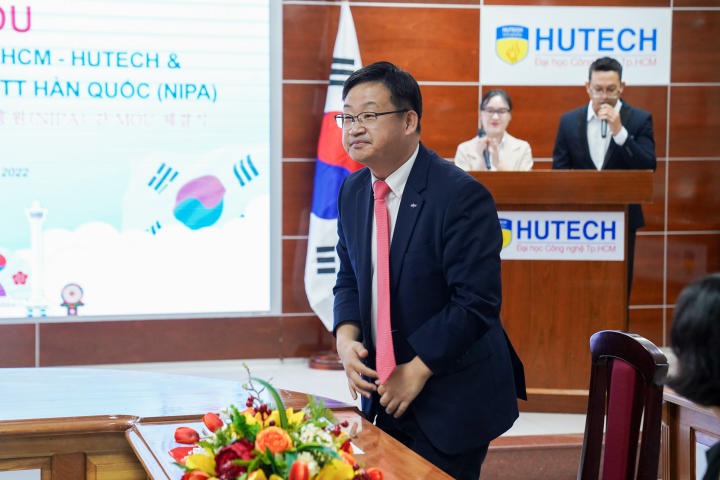 Nhiều cơ hội việc làm dành cho sinh viên HUTECH tại Hàn Quốc trong buổi ký kết hợp tác MOU với NIPA 75