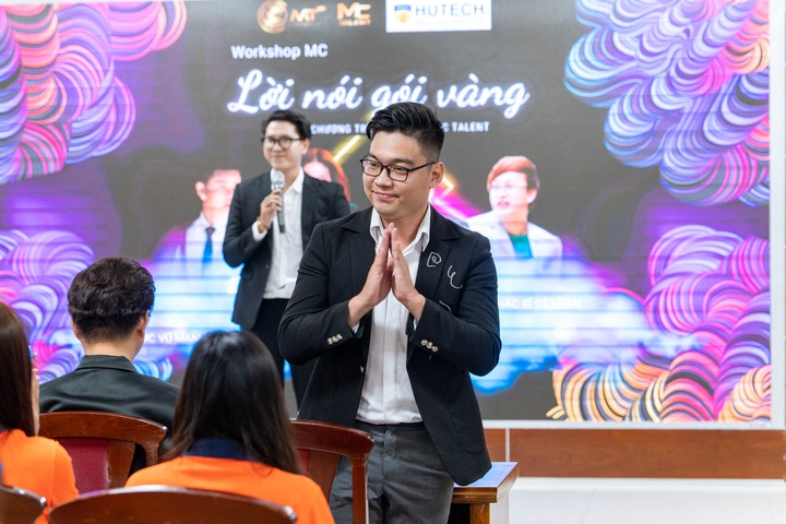 Sinh viên HUTECH khám phá những cơ hội mới với loạt bí quyết giao tiếp từ Workshop "Lời nói gói vàng" 26