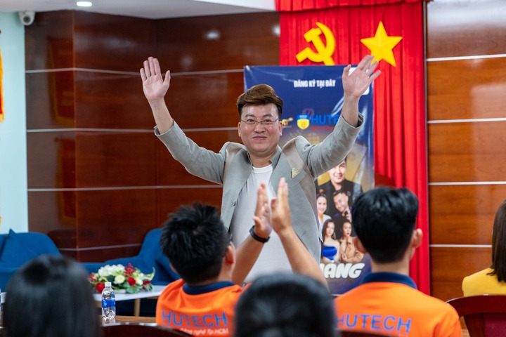 Sinh viên HUTECH khám phá những cơ hội mới với loạt bí quyết giao tiếp từ Workshop "Lời nói gói vàng" 21
