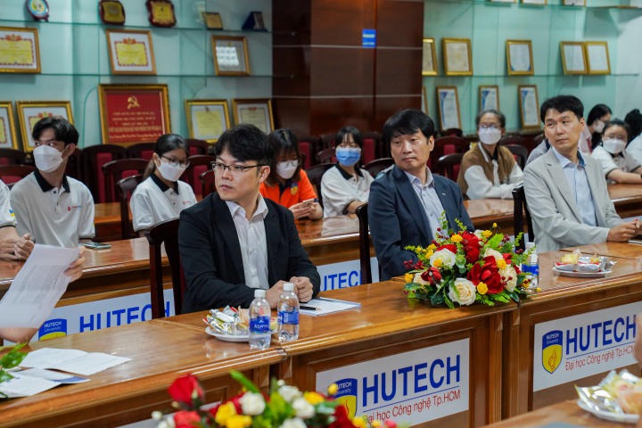 Nhiều cơ hội việc làm dành cho sinh viên HUTECH tại Hàn Quốc trong buổi ký kết hợp tác MOU với NIPA 78
