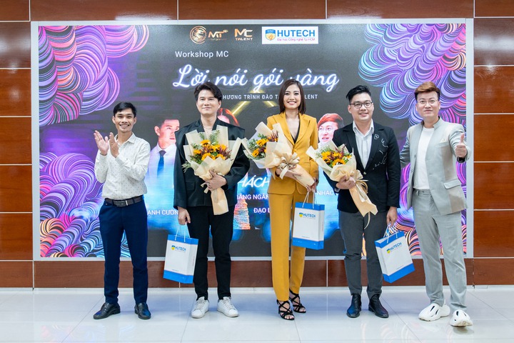 Sinh viên HUTECH khám phá những cơ hội mới với loạt bí quyết giao tiếp từ Workshop "Lời nói gói vàng" 33