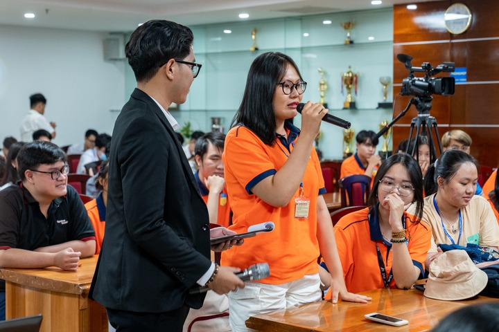 Sinh viên HUTECH khám phá những cơ hội mới với loạt bí quyết giao tiếp từ Workshop "Lời nói gói vàng" 61