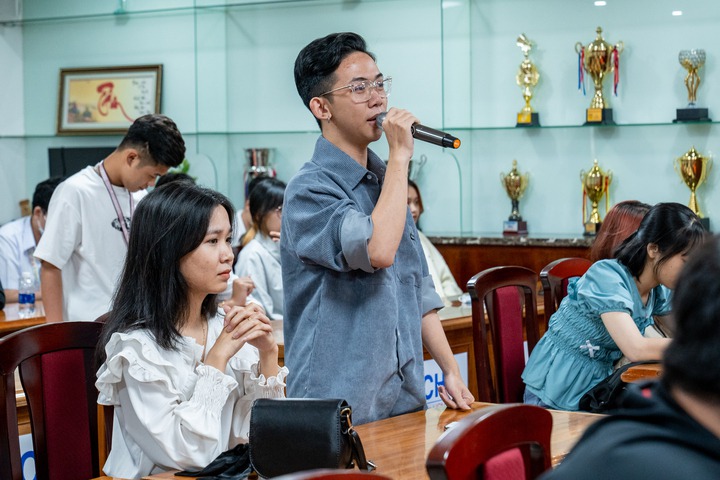 Sinh viên HUTECH khám phá những cơ hội mới với loạt bí quyết giao tiếp từ Workshop "Lời nói gói vàng" 64