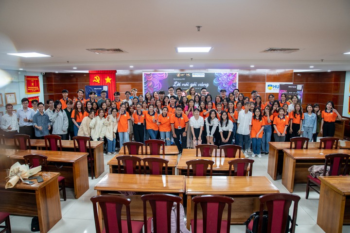 Sinh viên HUTECH khám phá những cơ hội mới với loạt bí quyết giao tiếp từ Workshop "Lời nói gói vàng" 75