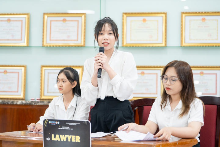 Sinh viên Khoa Luật HUTECH tranh tài sôi nổi tại cuộc thi “Bản lĩnh Luật sư tương lai” - lần 2 76