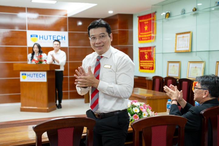 Khoa Luật HUTECH ký kết hợp tác cùng Tập đoàn Pacific Seraco 27