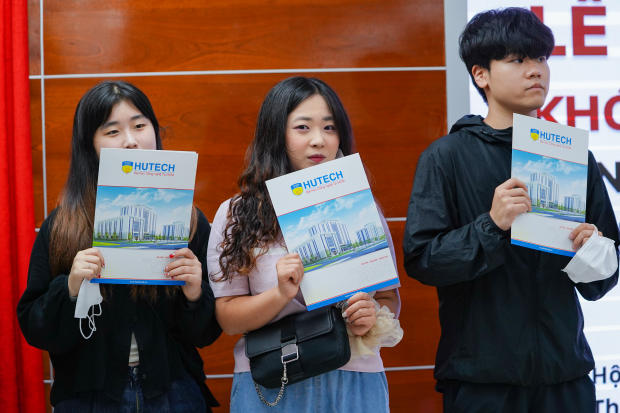 Khoa Hàn Quốc học tổ chức bế giảng khóa học tiếng Việt cho sinh viên ĐH Ngoại ngữ Busan 93