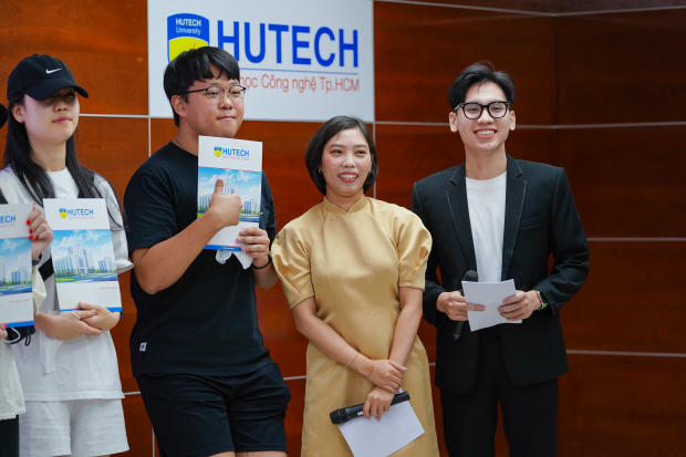 Khoa Hàn Quốc học tổ chức bế giảng khóa học tiếng Việt cho sinh viên ĐH Ngoại ngữ Busan 98