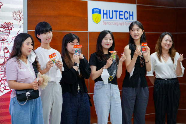 Khoa Hàn Quốc học tổ chức bế giảng khóa học tiếng Việt cho sinh viên ĐH Ngoại ngữ Busan 124