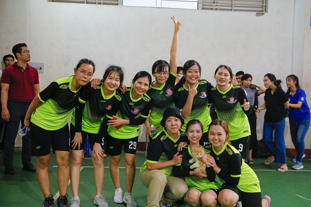 VĐV xuất sắc nhất Hội thao CB-GV-NV 2020 Chiêm Khánh Ngọc: “Niềm vui lớn nhất là được cùng nhau” 27