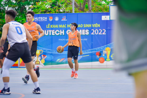 Bản tin HUTECH Games 2022: Khoa Công nghệ thông tin nâng cúp vô địch môn Bóng rổ nam lần thứ 4 liên tiếp 118