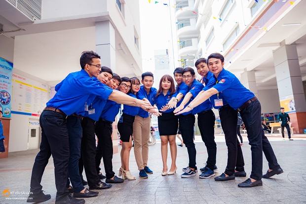 “Xanh màu áo xanh” - cuộc thi ảnh chào mừng Đại hội Đoàn các cấp tại HUTECH 23