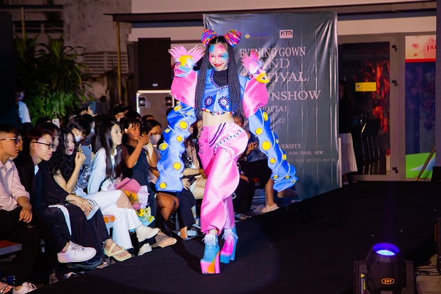 Chiêm ngưỡng loạt thiết kế mãn nhãn tại "Fashion show 19" của sinh viên Thiết kế thời trang HUTECH 99