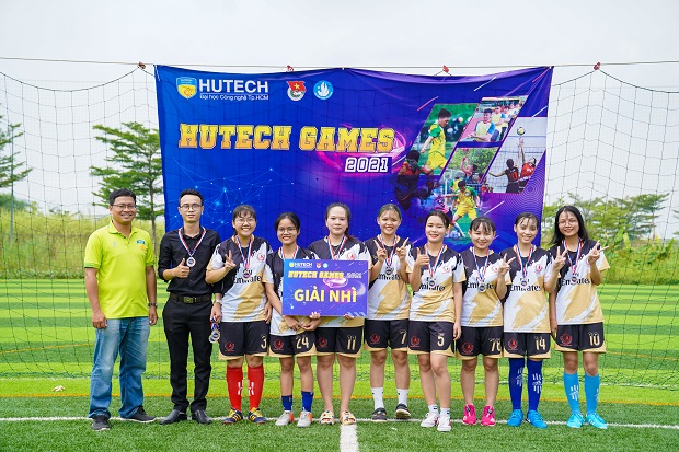 Theo dòng HUTECH Games 2021 - Vô địch Bóng đá nữ gọi tên Quản trị kinh doanh, Cầu lông & Cờ vua tranh tài sôi nổi 71