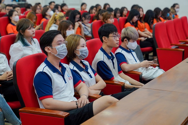 Students of Korea – Vietnam Institute of Technology compete heatedly at the “Korea in my heart” academic competition 50
