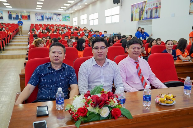 ​Sinh viên Viện Công nghệ Việt - Hàn sôi nổi tranh tài tại cuộc thi học thuật “Hàn Quốc trong tôi” 12