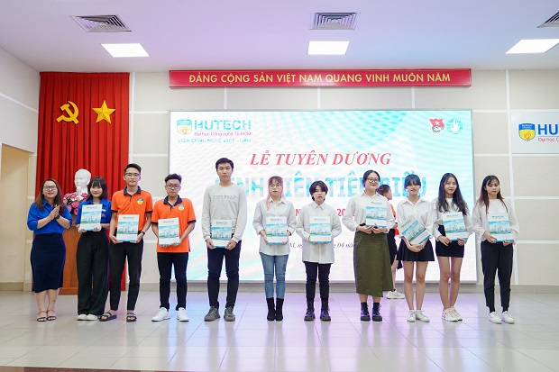 Students of Korea – Vietnam Institute of Technology compete heatedly at the “Korea in my heart” academic competition 85