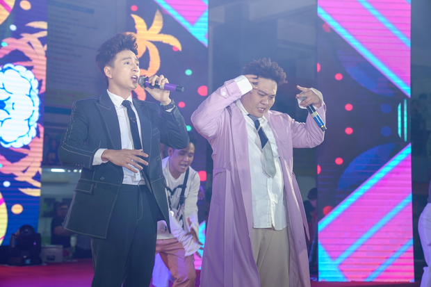 Sinh viên HUTECH hào hứng với “tiệc âm nhạc” cùng Ngô Kiến Huy trong showcase MV 72 phép thần thông 132